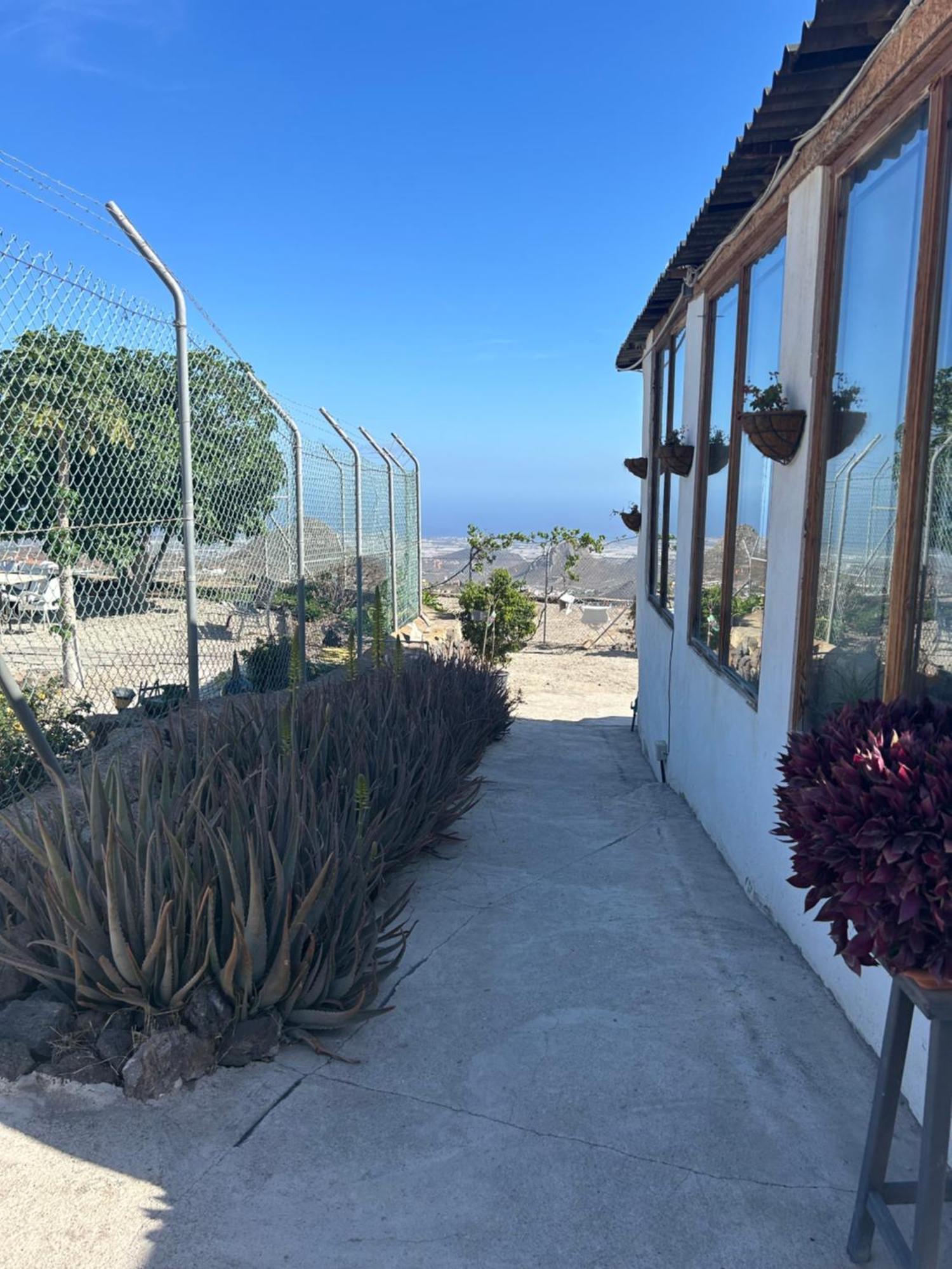 La Vista Al Mar *