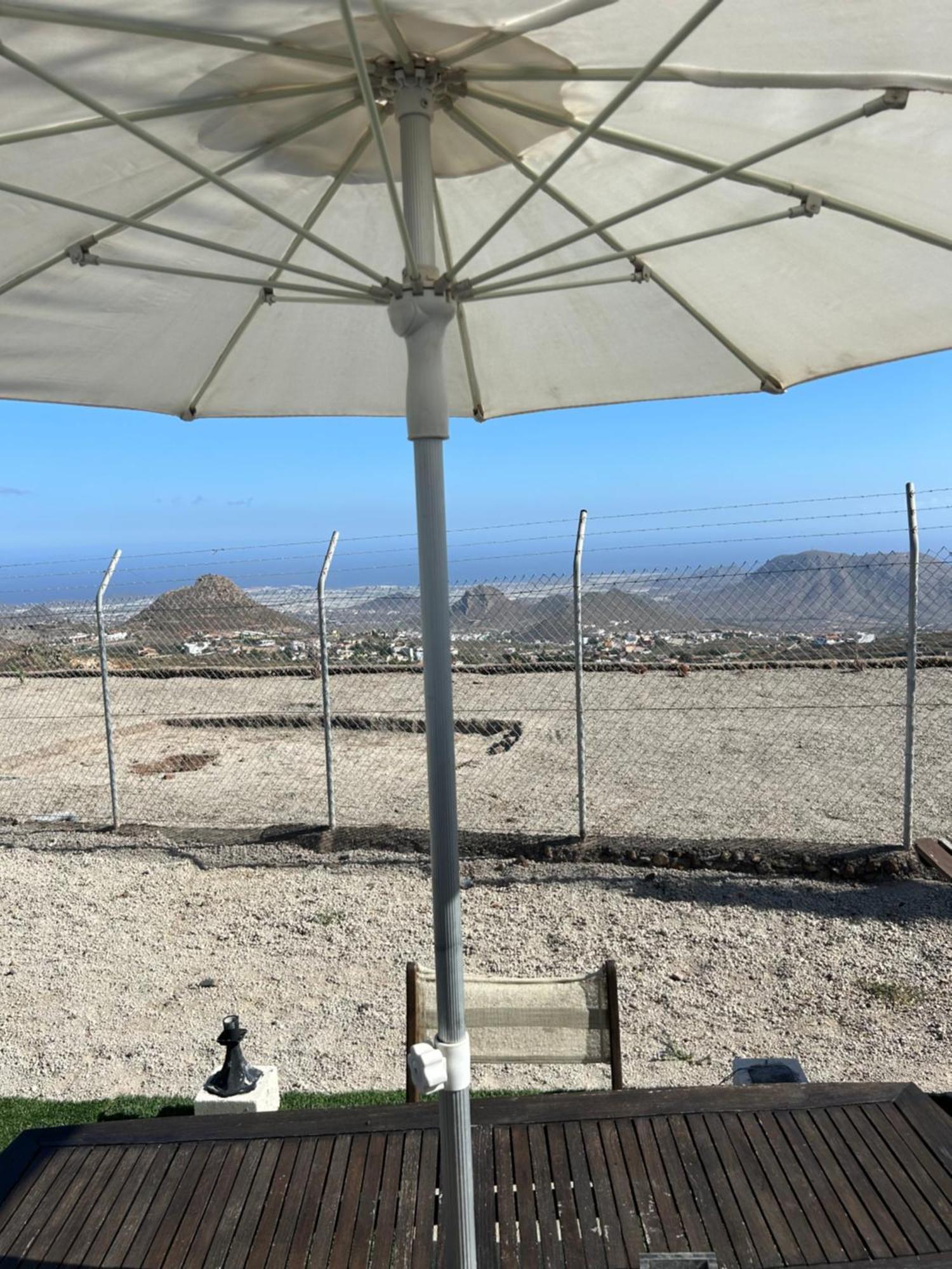 La Vista Al Mar *