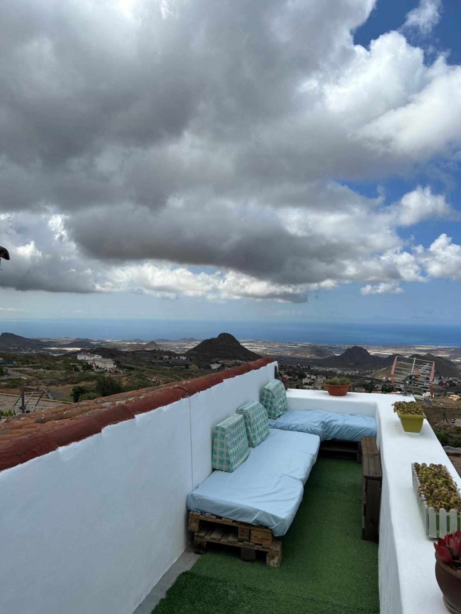 La Vista Al Mar