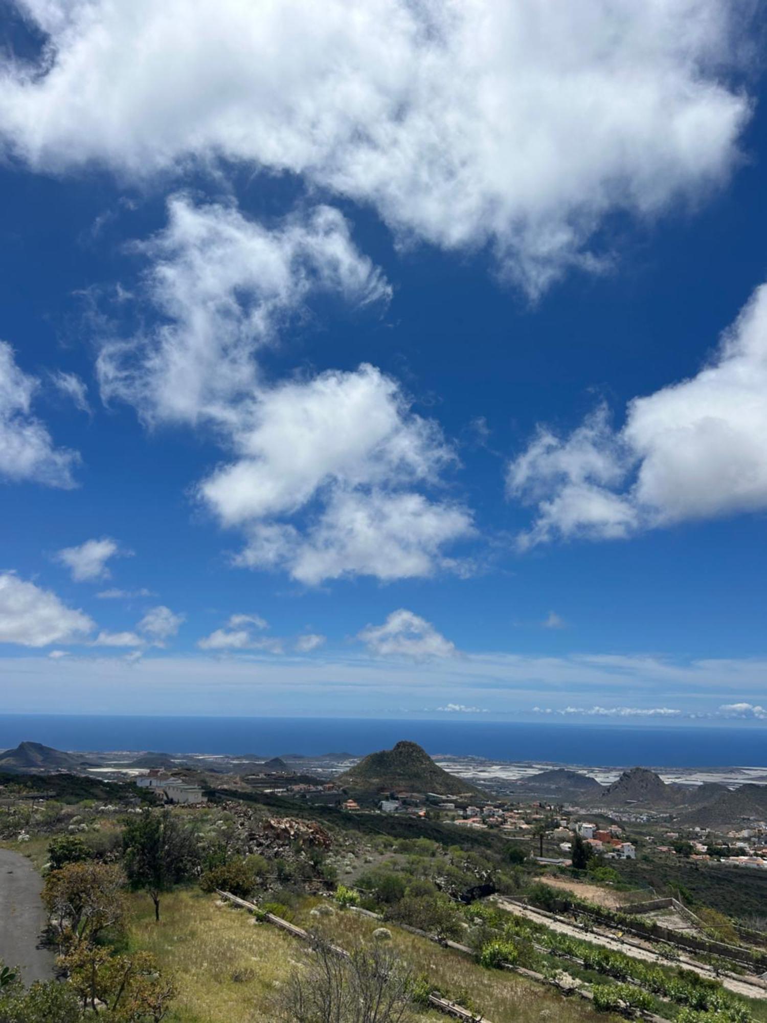 La Vista Al Mar *